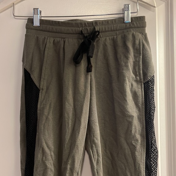 Garage Xs green black mesh on side drawstring joggers - Picture 2 of 5